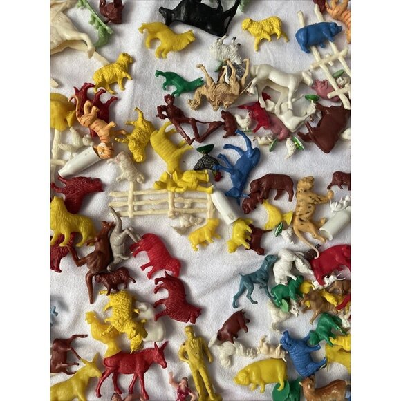 Vintage Rubber Plastic Cowboys Mix Indians Figure Collection LOT 1960's Animals - Picture 7 of 16